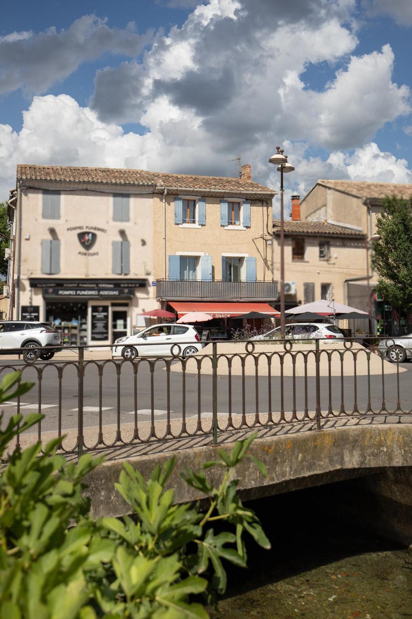 Appartamento Le Partage Des Eaux - 4 Couchages - Hypercentre - Clim - Wifi LʼIsle-sur-la-Sorgue Esterno foto