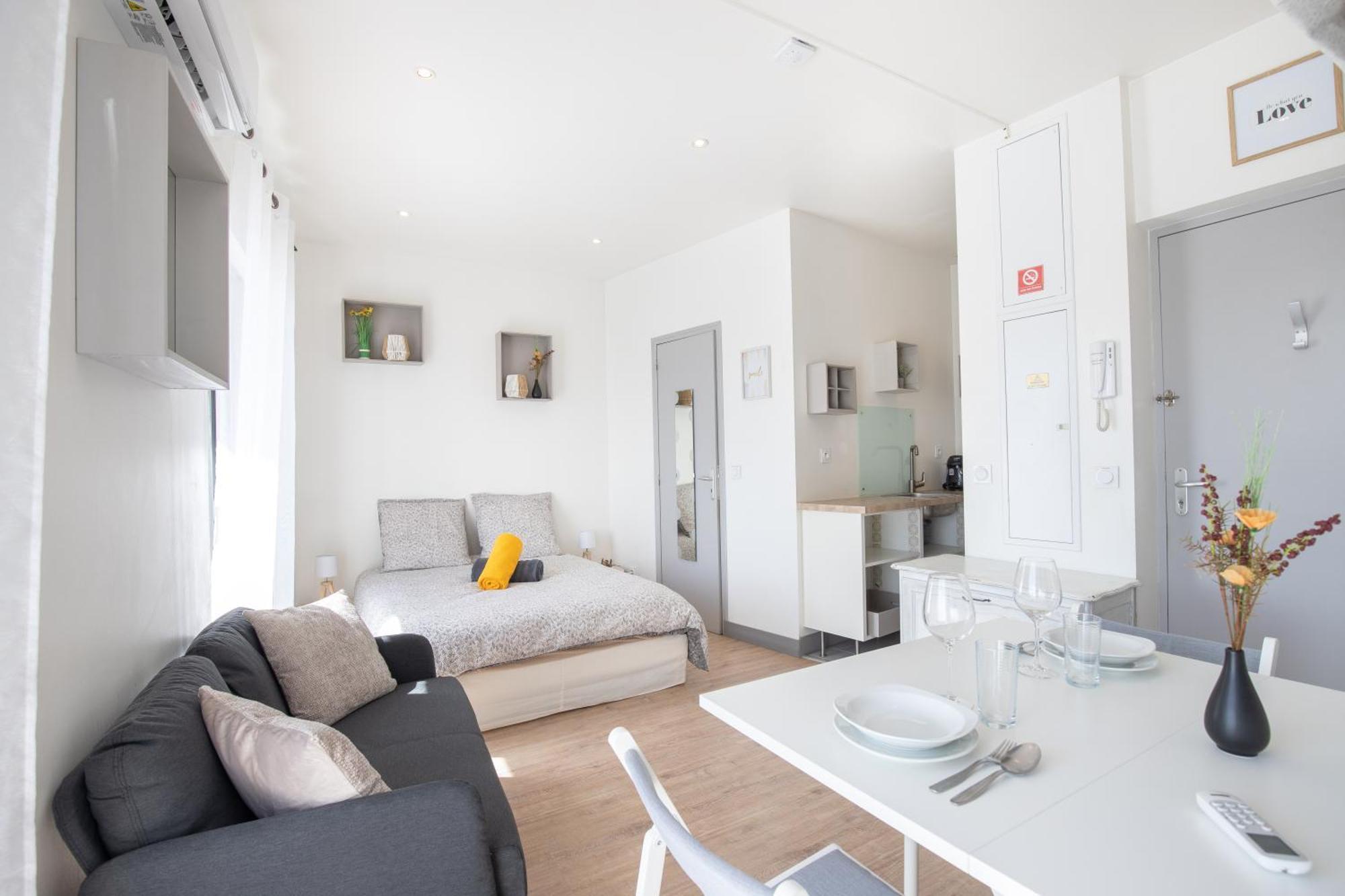 Appartamento Le Partage Des Eaux - 4 Couchages - Hypercentre - Clim - Wifi LʼIsle-sur-la-Sorgue Esterno foto