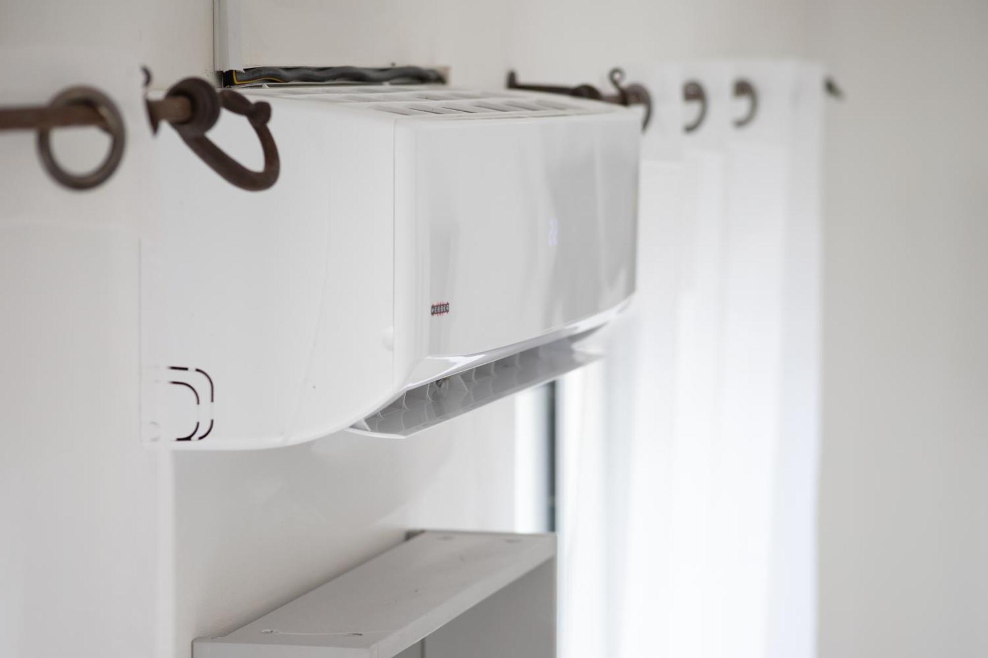 Appartamento Le Partage Des Eaux - 4 Couchages - Hypercentre - Clim - Wifi LʼIsle-sur-la-Sorgue Esterno foto