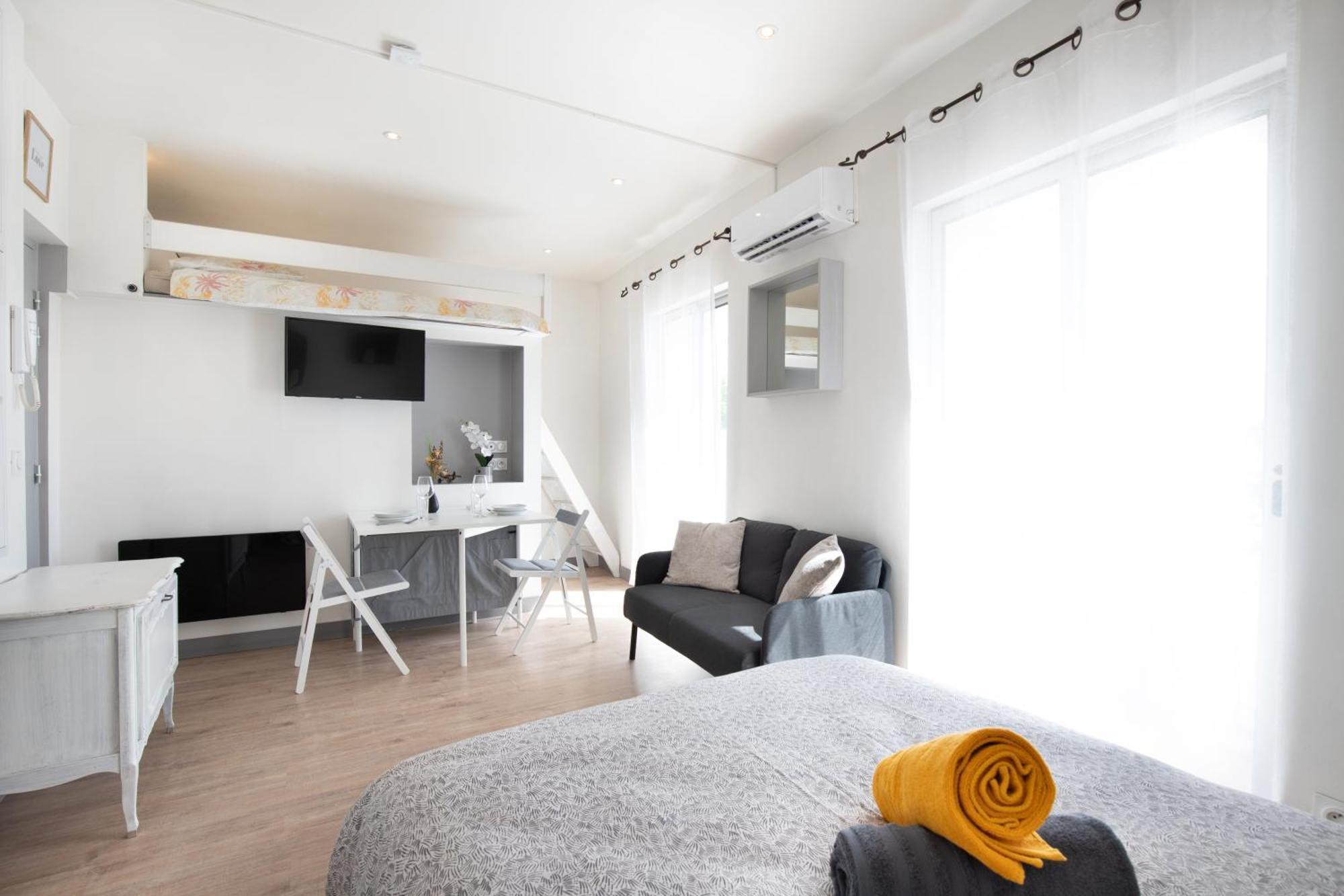 Appartamento Le Partage Des Eaux - 4 Couchages - Hypercentre - Clim - Wifi LʼIsle-sur-la-Sorgue Esterno foto